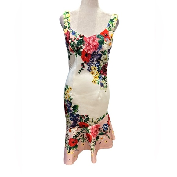 VENUS Dresses & Skirts - Venus beautiful floral dress size S